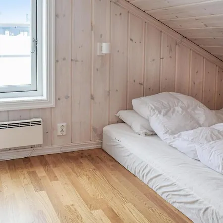 4 Bedroom Stunning In Hébergement de vacances Sjusjoen
